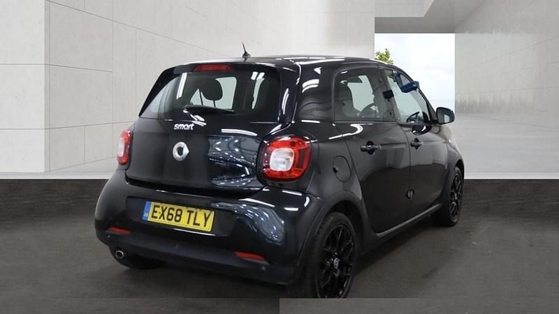 Used Smart ForFour Premium 71 HP (52 kW) 2018 Black Hatchback