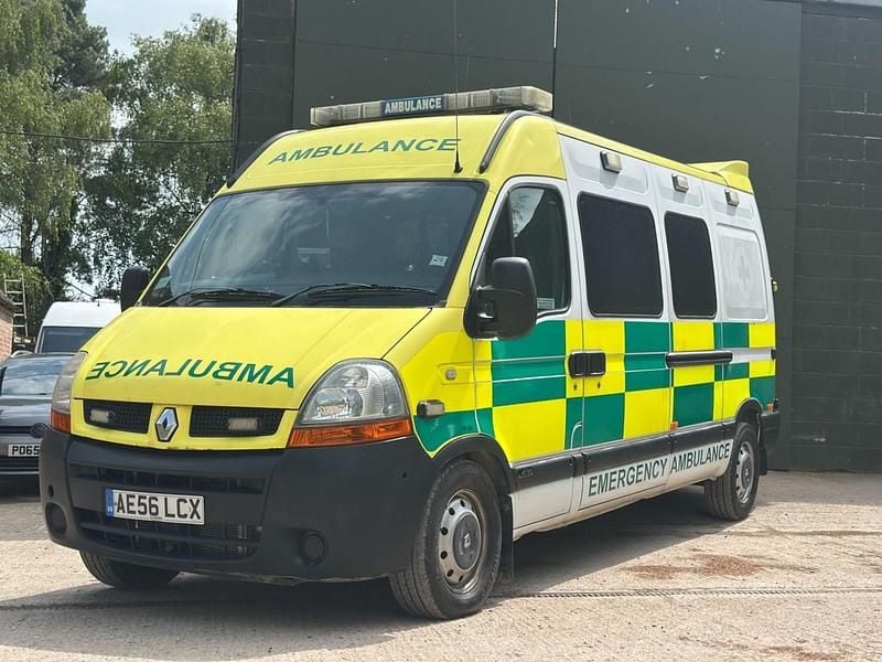 White Used 2006 Renault Master Van | £15,000 - Image 1/4