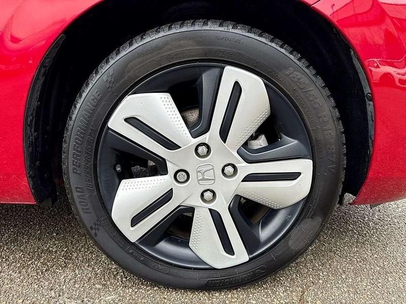 Used Honda Jazz Hybrid 109 HP (80 kW) 2022 Red Hatchback