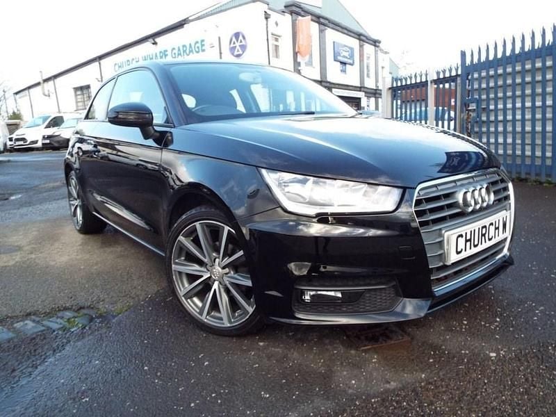 Usado Audi A1 Sport 95 HP (69 kW) 2016 Preto Citadino