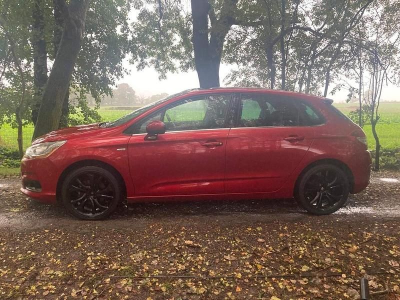 Used Citroën C4 Exclusive 2010 Red Hatchback