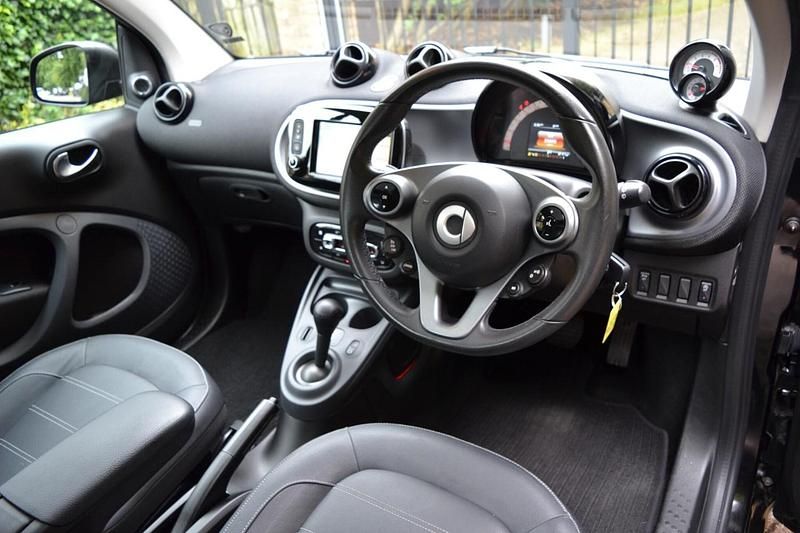 Used Smart ForTwo Coupé Premium 90 HP (66 kW) 2016 Black Coupe