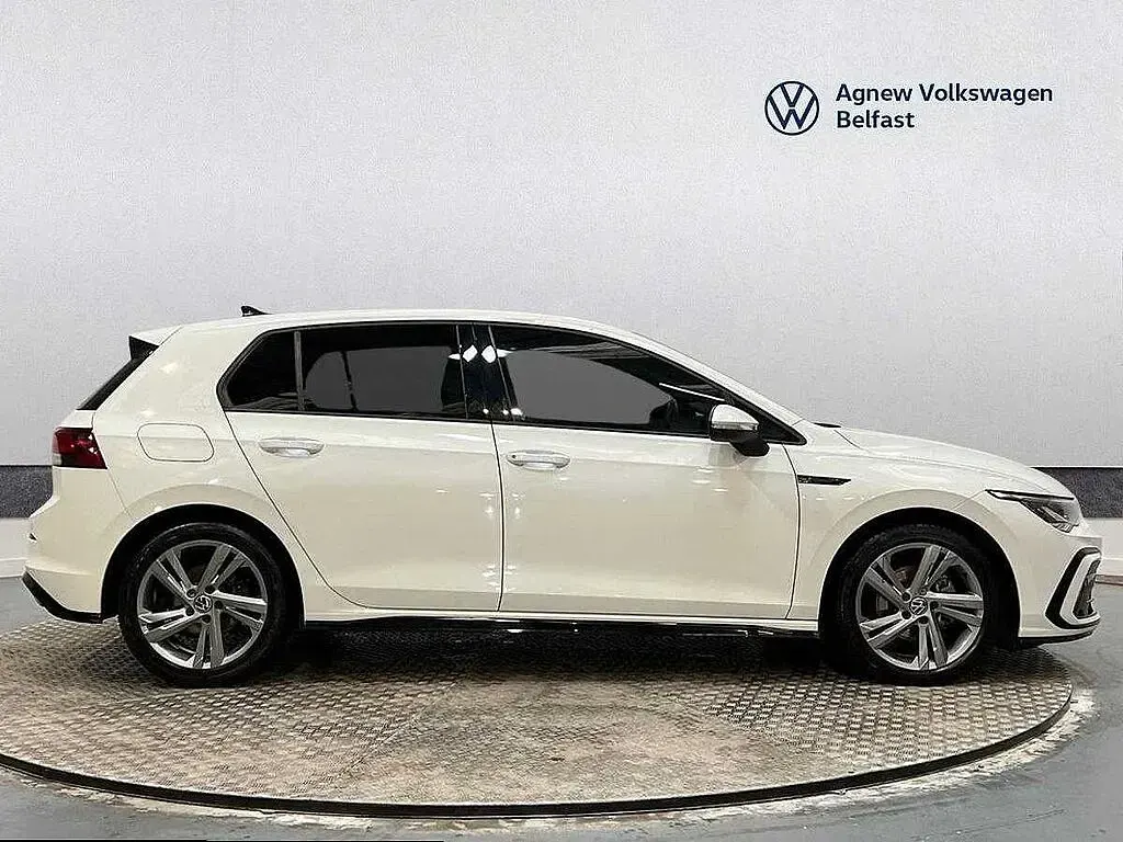 Used VW Golf VIII R-line 150 HP (110 kW) 2024 White Hatchback