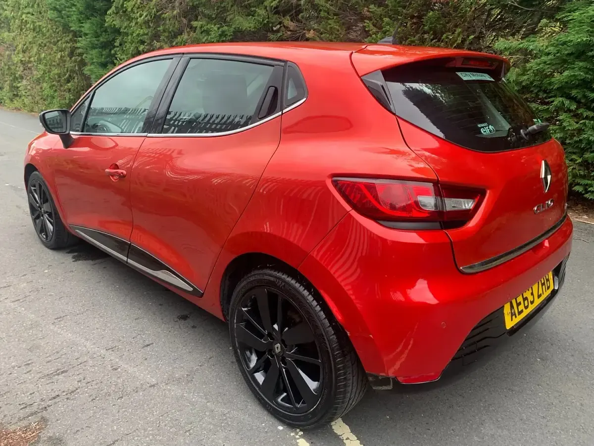Used Renault Clio Dynamique 90 HP (66 kW) 2013 Red Hatchback
