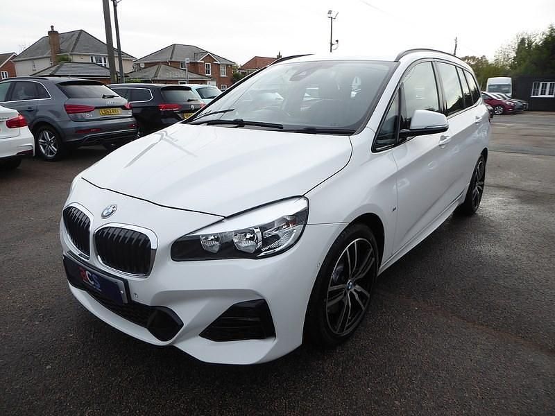 White Used 2018 BMW 220 M Sport Estate | £14,495 (Fair price) - Image 1/3