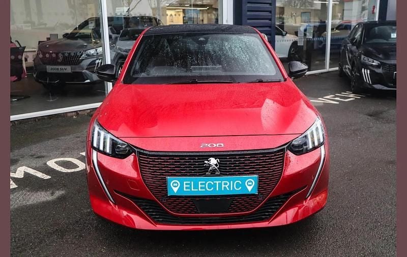 Used Peugeot e-208 Premium 100 kW (136 HP) 2022 Red Hatchback