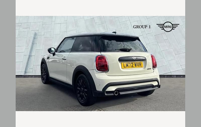 Used Mini Cooper Classic 136 HP (100 kW) 2022 White Hatchback