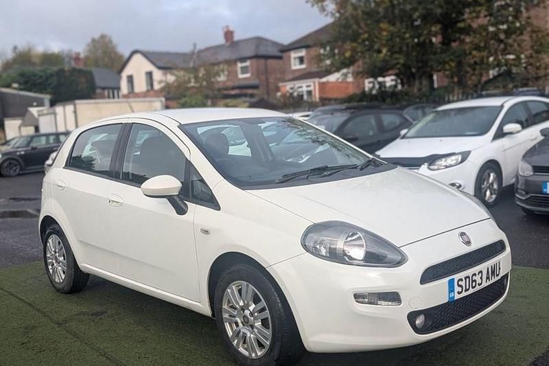 White Used 2013 Fiat Punto Easy Hatchback | £2,750 (Good price) - Image 1/1