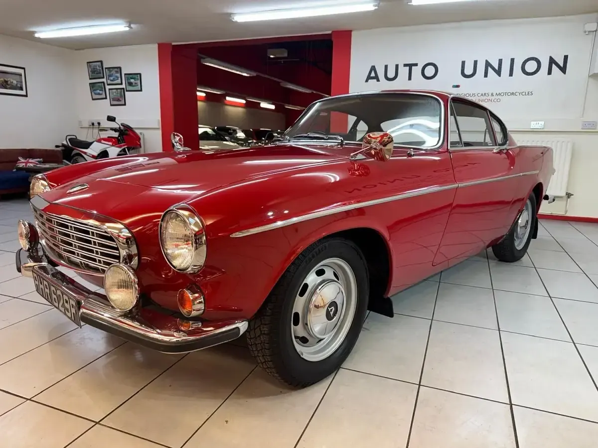 Used Volvo P1800 103 HP (75 kW) 1967 Red Coupe