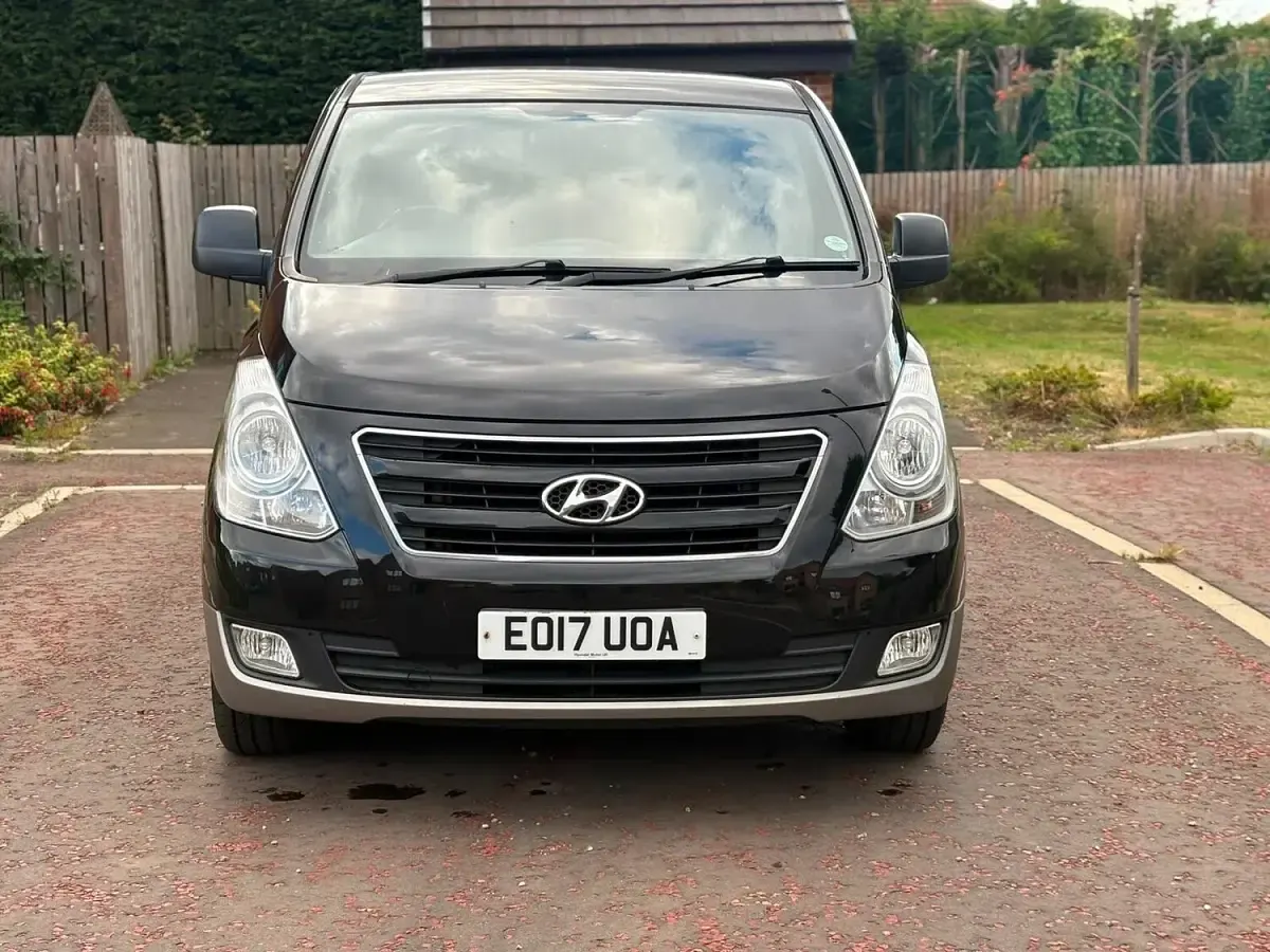 Used Hyundai I800 SE 134 HP (98 kW) 2017 Black MPV