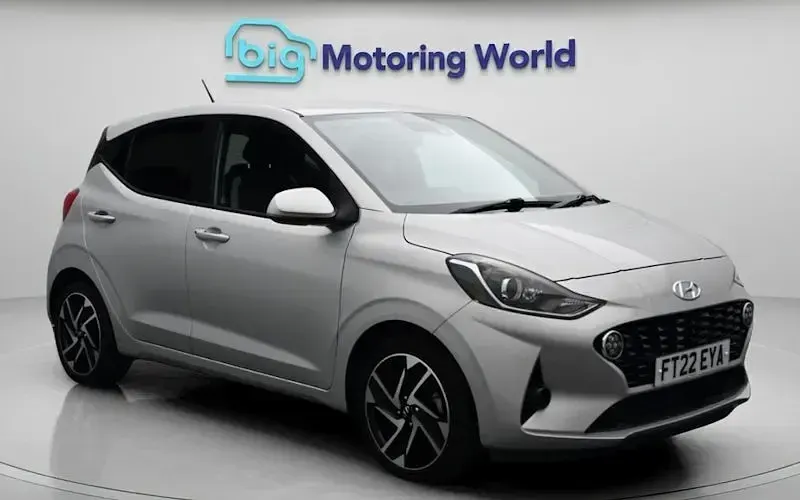 Used Hyundai i10 Premium 84 HP (61 kW) 2022 Hatchback