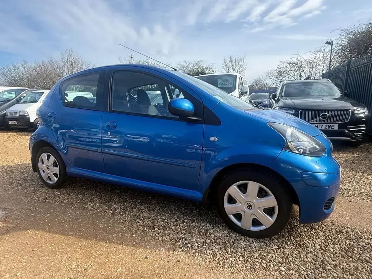 Used Toyota Aygo 2009 Blue Hatchback