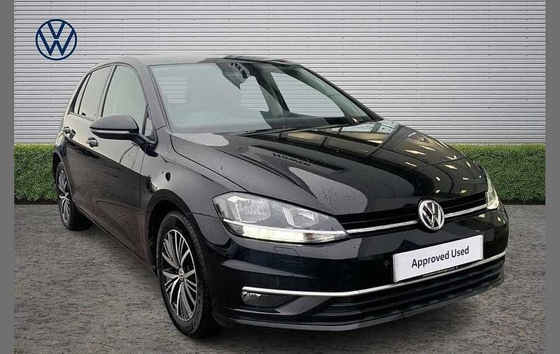 Used VW Golf VII SE 125 HP (91 kW) 2017 Black Hatchback