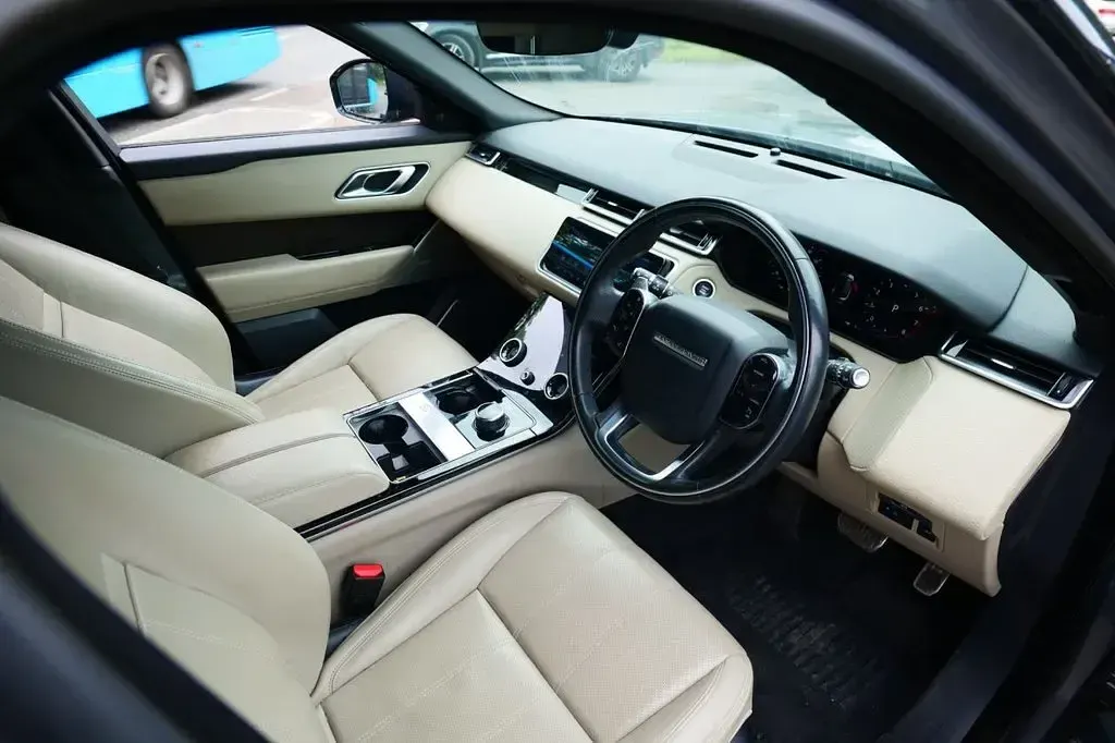 Used Land Rover Range Rover Velar SE Dynamic 250 HP (183 kW) 2020 Grey SUV