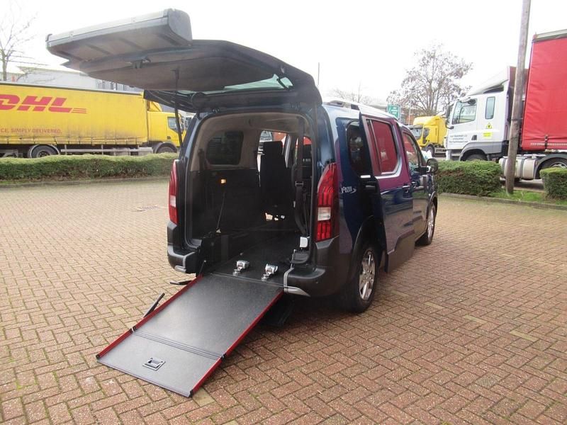 Used Peugeot Rifter Allure 131 HP (96 kW) 2020 Blue MPV