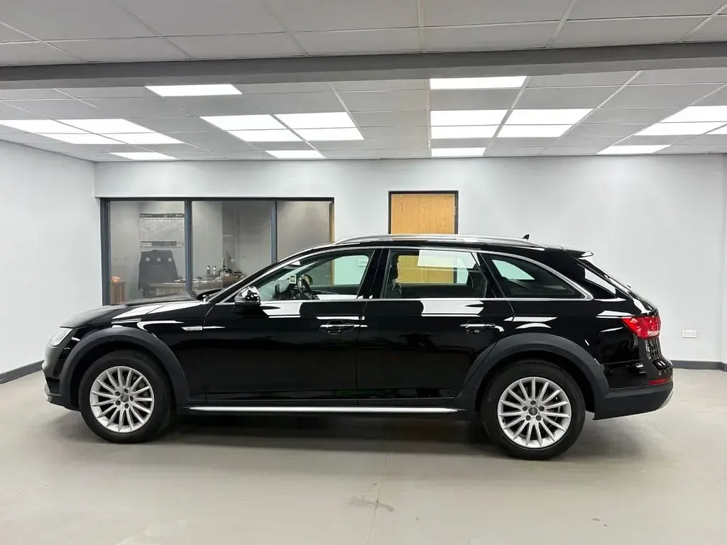 Used Audi A4 Allroad Advanced 190 HP (139 kW) 2016 Black Estate