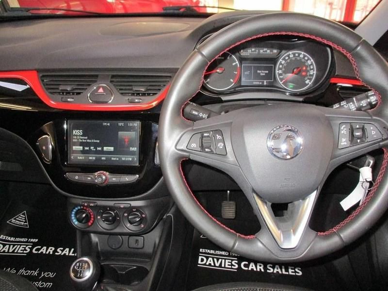 Used Vauxhall Corsa SRi 90 HP (66 kW) 2018 Red Hatchback