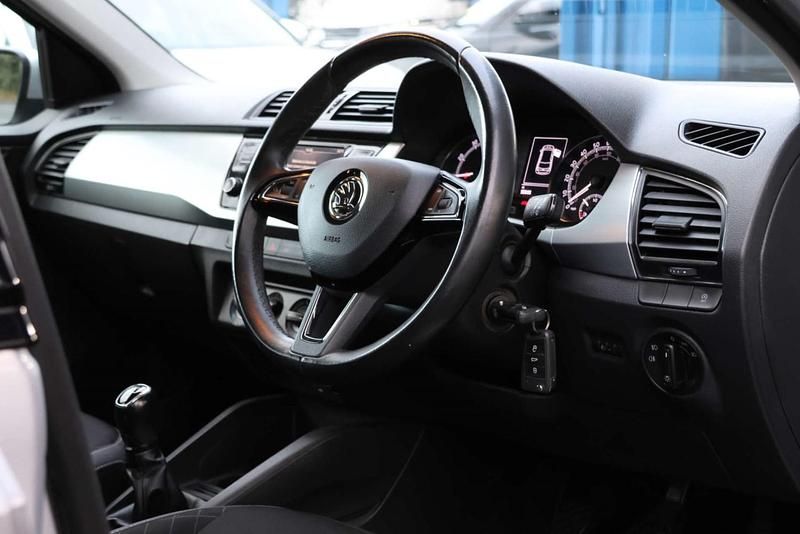 Used Skoda Fabia SE 95 HP (69 kW) 2019 Silver Hatchback