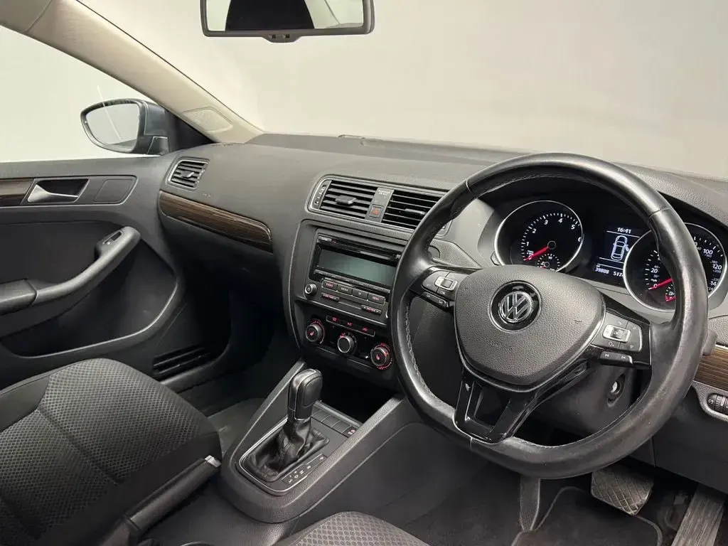 Used VW Jetta SE 2015 Grey Sedan