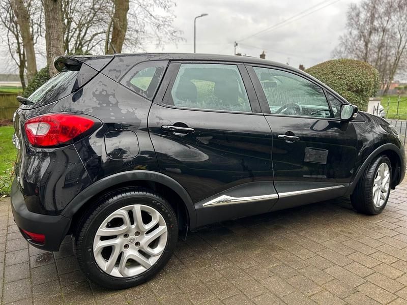 Used Renault Captur Dynamique 90 HP (66 kW) 2014 Black SUV