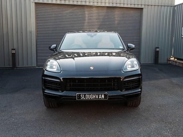 Used Porsche Cayenne 440 HP (323 kW) 2020 Black SUV