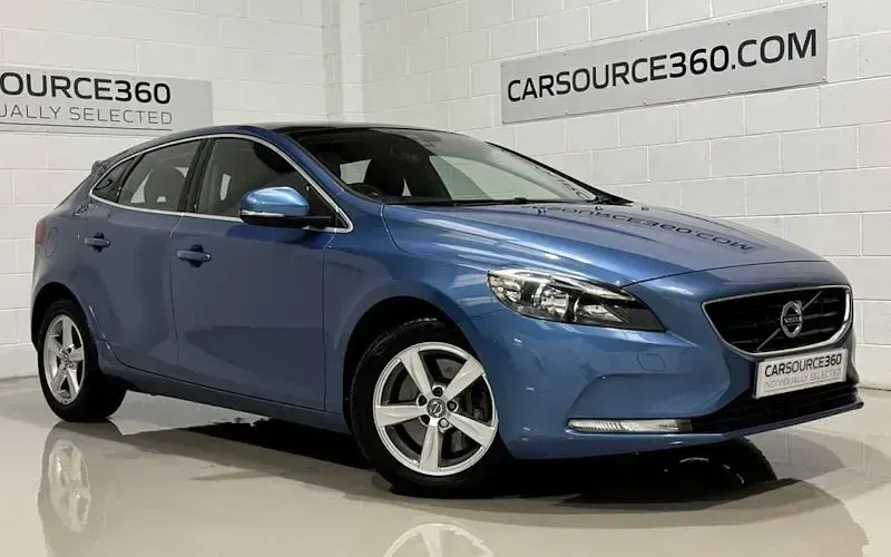 Used Volvo V40 SE 152 HP (111 kW) 2016 Hatchback