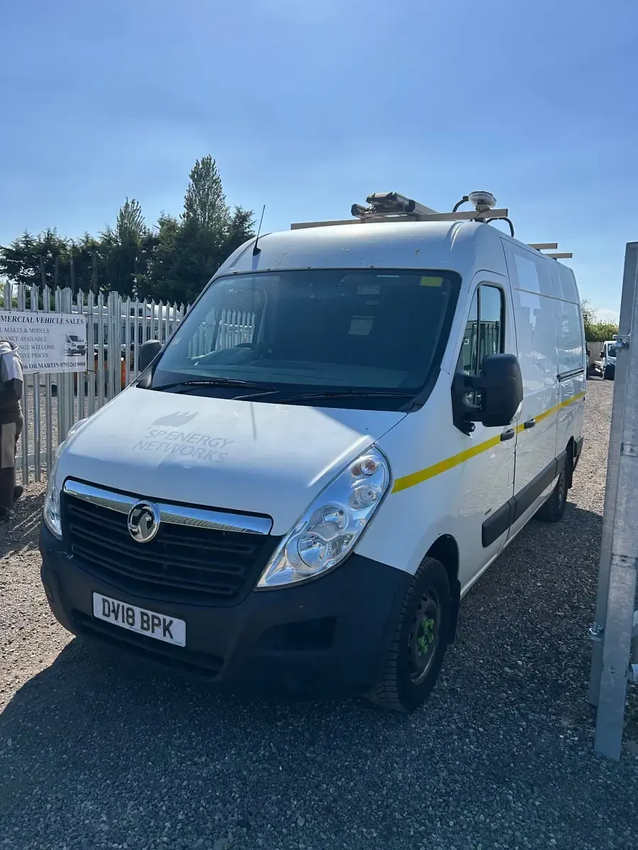 Second-hand Vauxhall Movano 130 CP (95 kW) 2018 Alb Monovolum