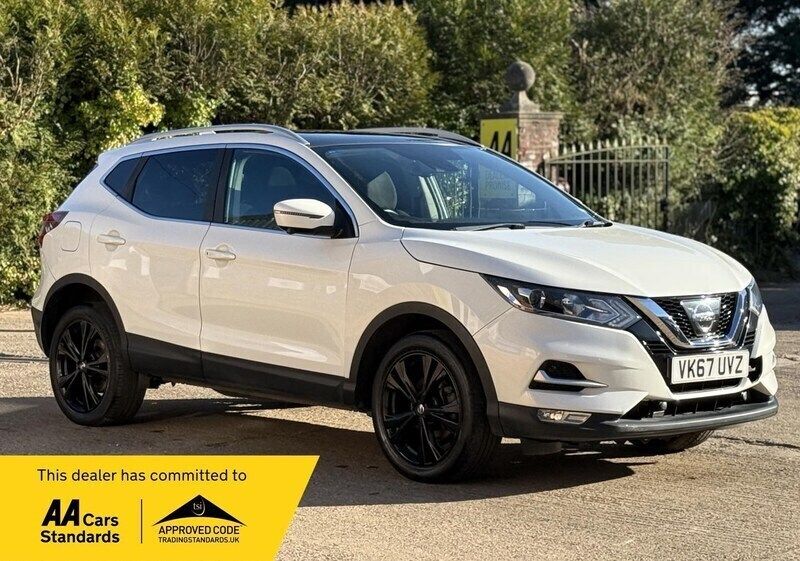 White Used 2017 Nissan Qashqai N-Connecta SUV | £8,990 (Fair price) - Image 1/2