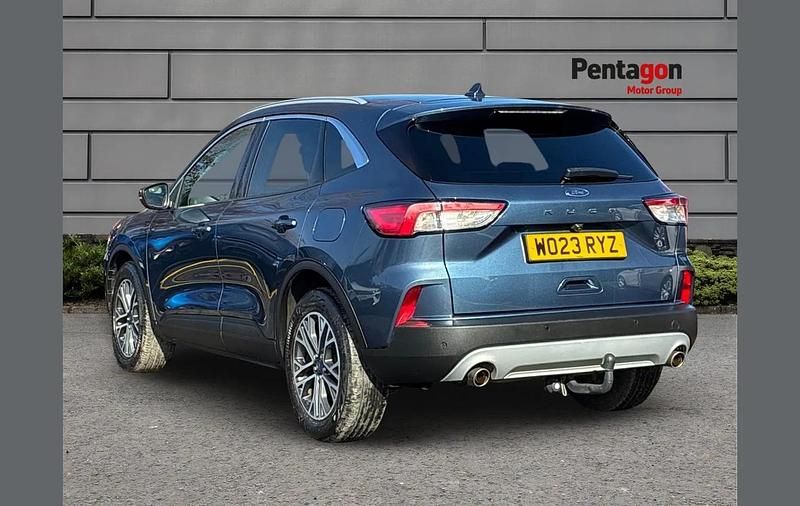 Used Ford Kuga Titanium 147 HP (108 kW) 2023 Blue SUV