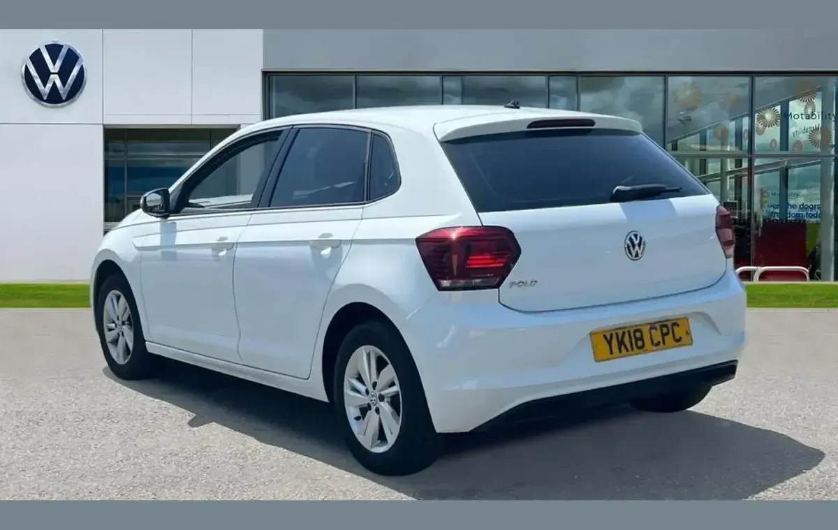 Used VW Polo SE 95 HP (69 kW) 2018 White Hatchback