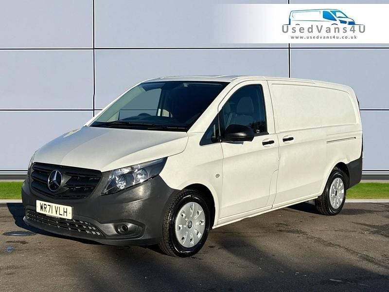 Used Mercedes Vito Progressive 136 HP (100 kW) 2021 White Van