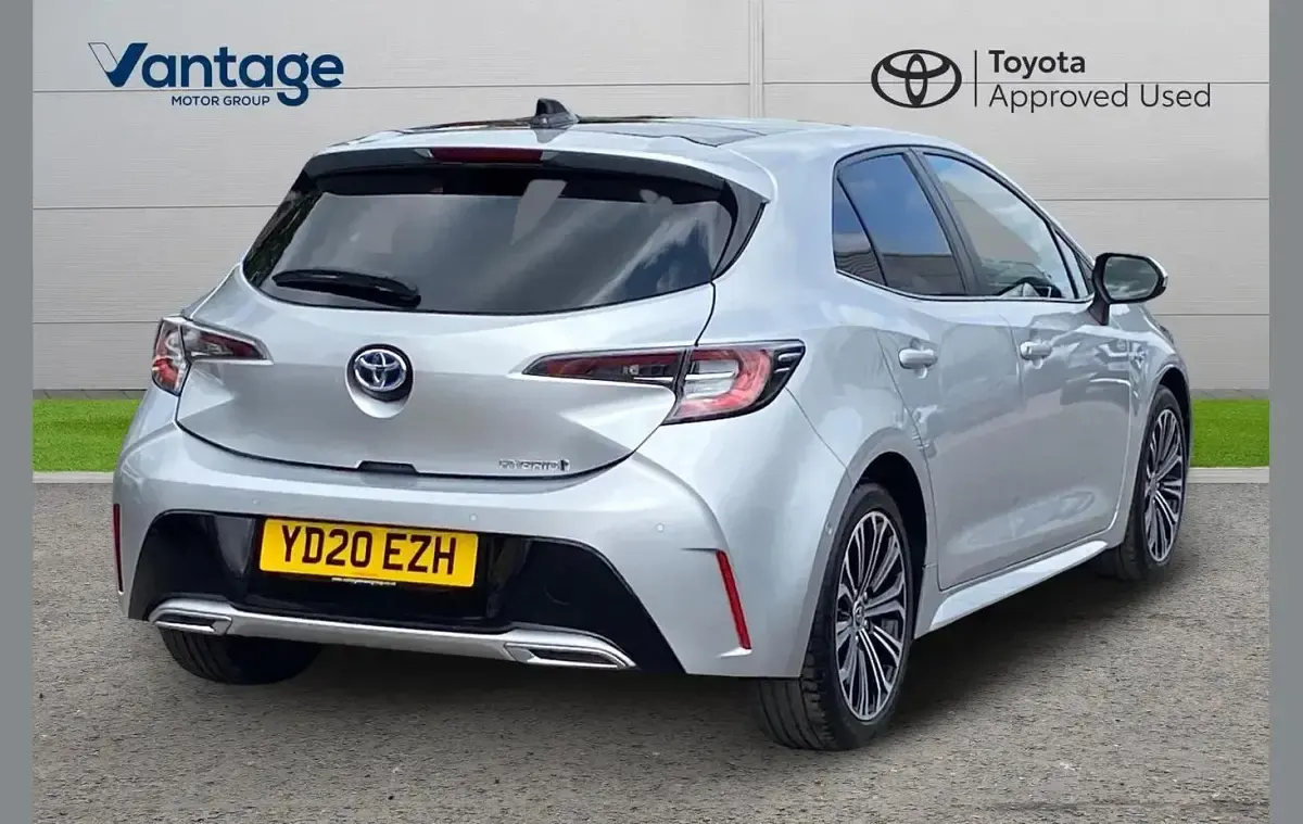 Used Toyota Corolla Design 180 HP (132 kW) 2020 Silver Hatchback