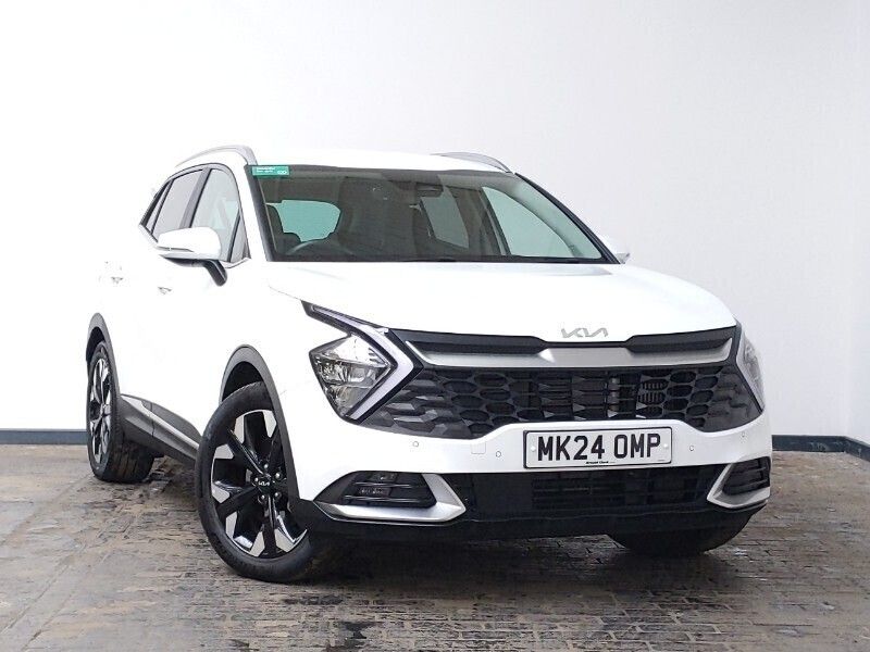White Used 2024 Kia Sportage 3 SUV | £31,698 (Good price) - Image 1/4