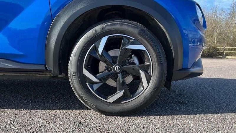 Used Nissan Juke N-Connecta 114 HP (83 kW) 2024 Blue SUV