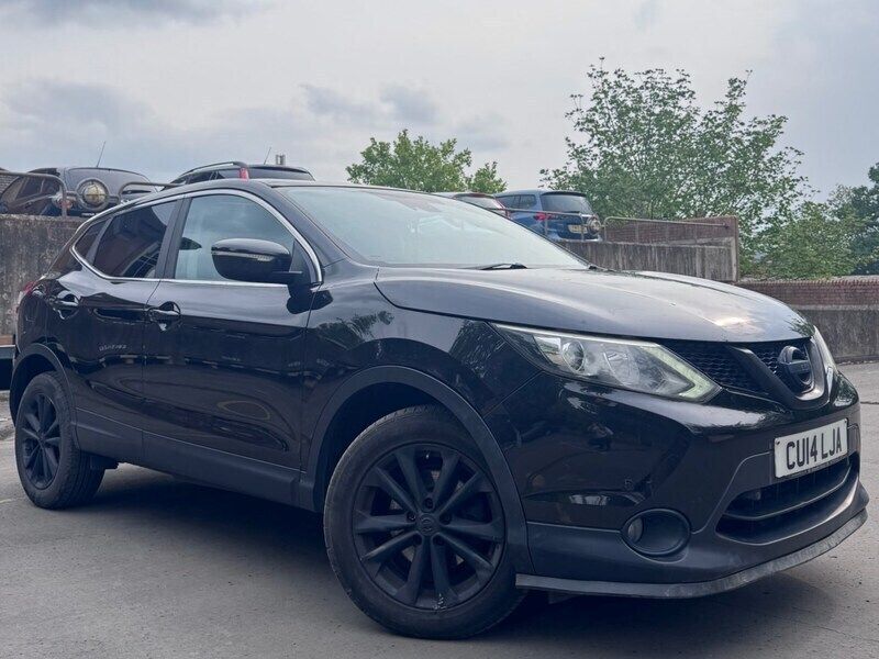 Black Used 2014 Nissan Qashqai Acenta Premium SUV | £5,995 (A bit pricey) - Image 1/4