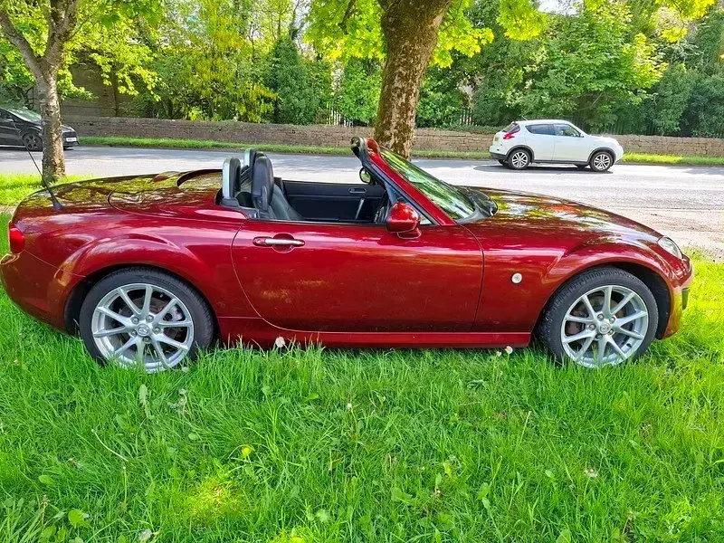 Usado Mazda MX5 Inclusive 160 HP (117 kW) 2012 Vermelho Cabrios