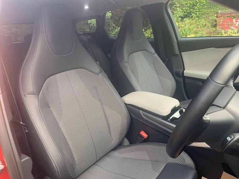 Used Ford Explorer Select 210 kW (286 HP) 2024 Red SUV