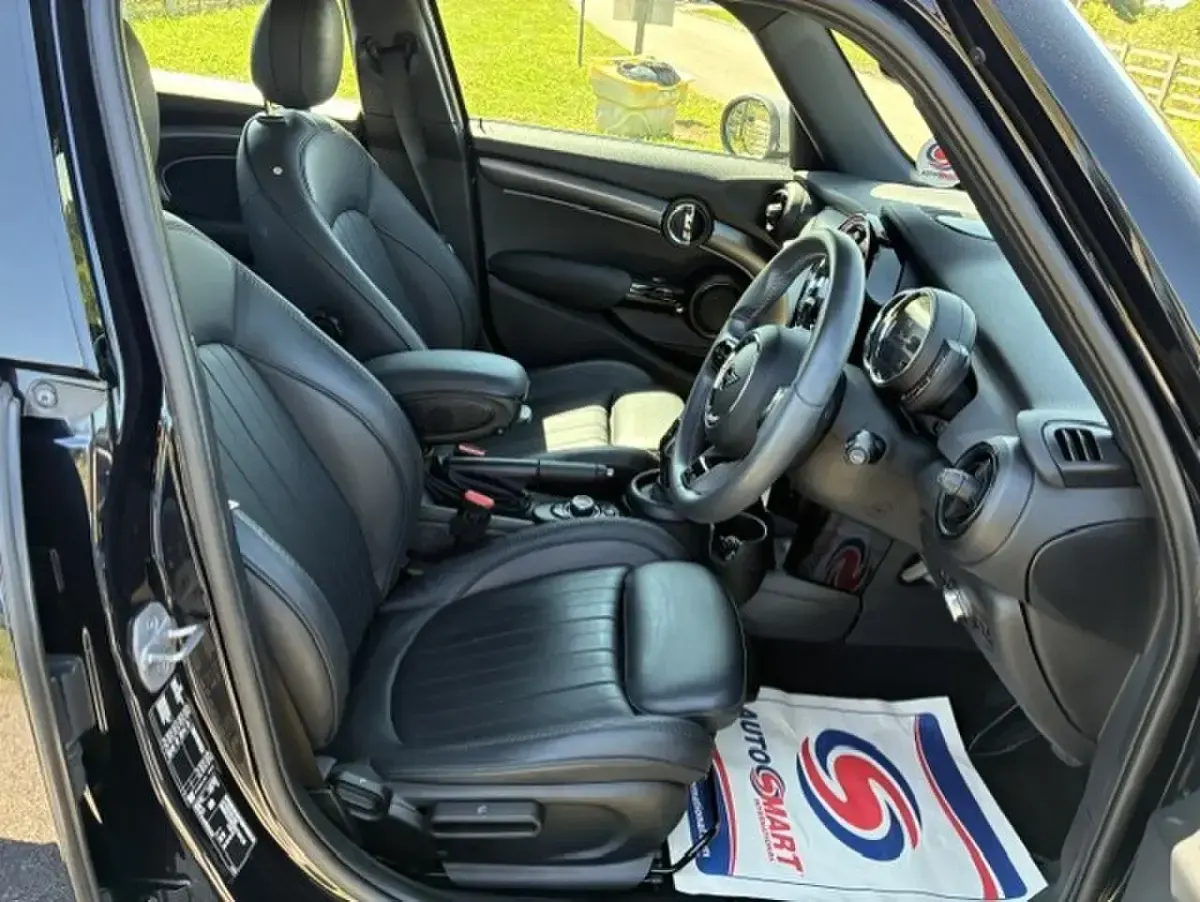 Used Mini Cooper Exclusive 134 HP (98 kW) 2022 Blue/black Hatchback
