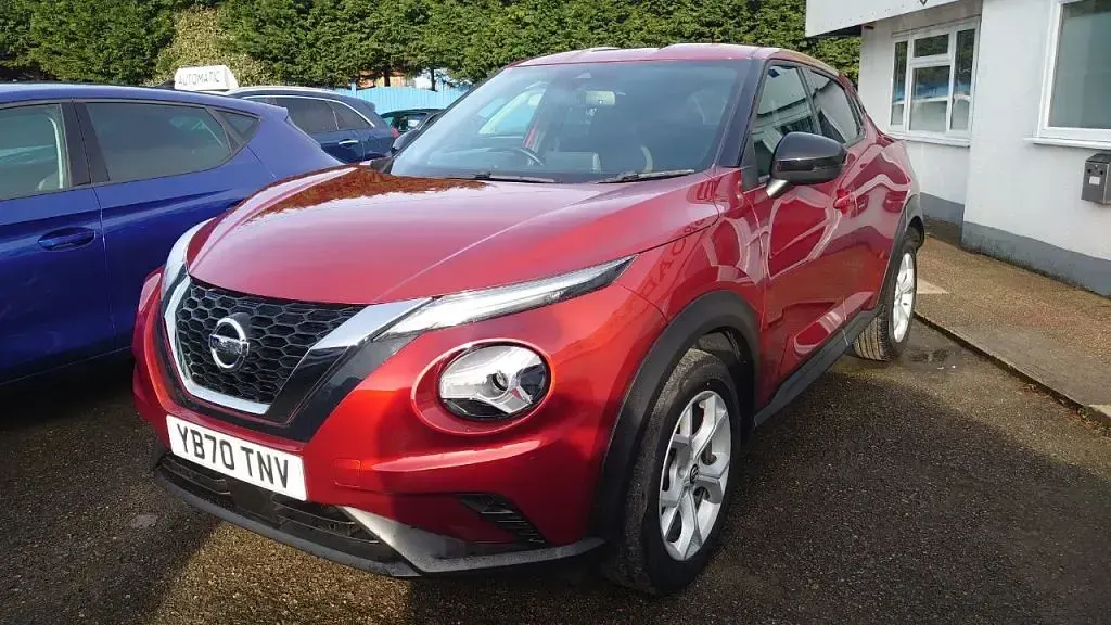 Used Nissan Juke N-Connecta 114 HP (83 kW) 2020 Red SUV