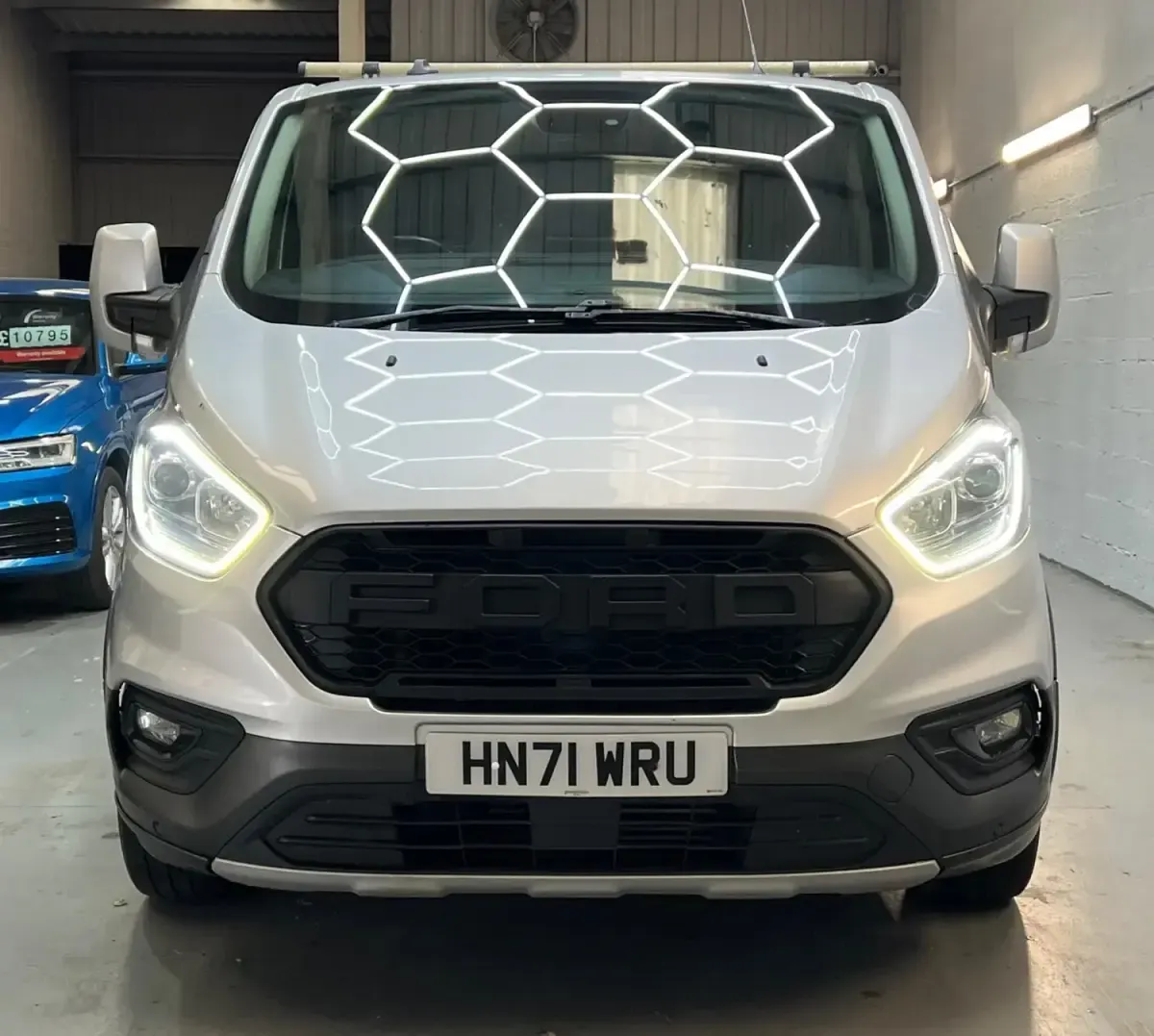 Używany Ford Transit Custom S 130 KM (95 kW) 2021 Srebrny Van