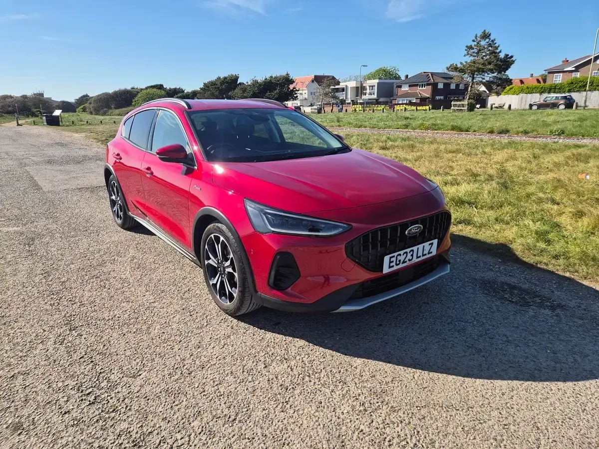 Used Ford Focus Active X 155 HP (114 kW) 2023 Red Hatchback