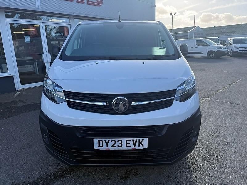 Used Vauxhall Vivaro 100 HP (73 kW) 2023 White MPV