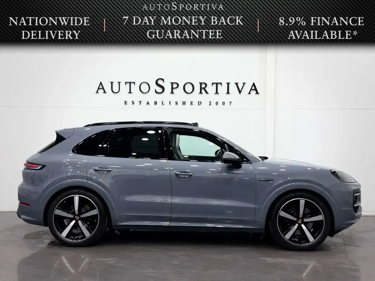Begagnad Porsche Cayenne 2024 Grå SUV