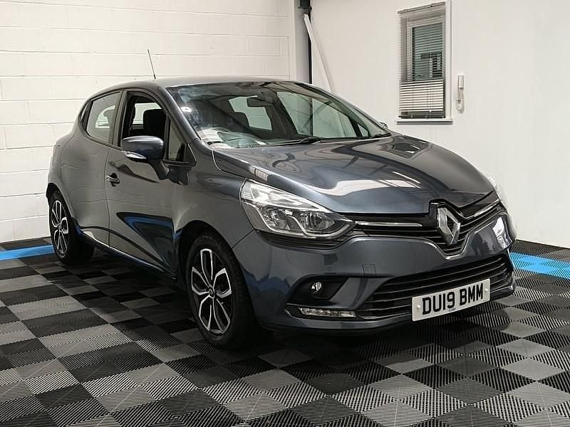 Used Renault Clio V Play 90 HP (66 kW) 2025 Grey Hatchback