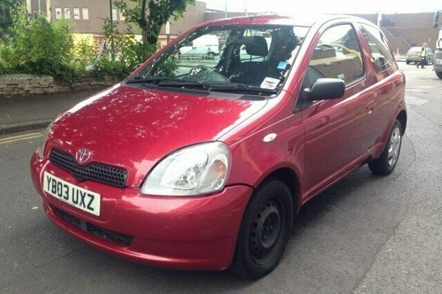 Used 2003 Toyota Yaris Hatchback | £1,290 (Good price) - Image 1/4