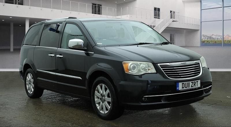 Black Used 2011 Chrysler Grand Voyager Limited MPV | £7,950 (Fair price) - Image 1/4