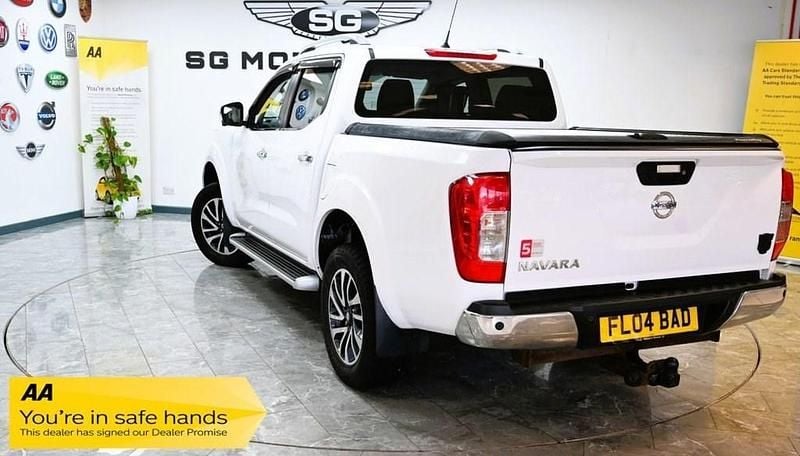 Used Nissan Navara Tekna 190 HP (139 kW) 2018 White Pickup
