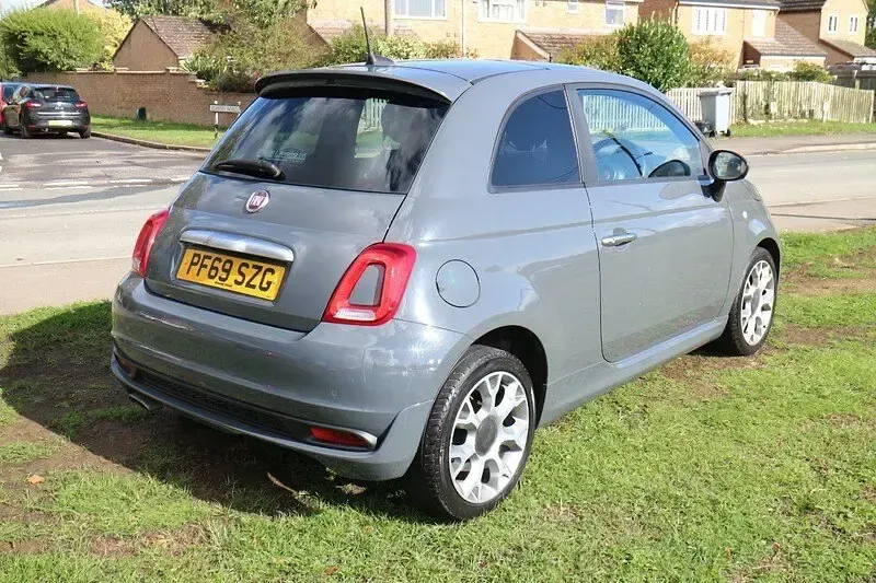 Usado Fiat 500 Club 69 HP (50 kW) 2019 Cinzento Citadino