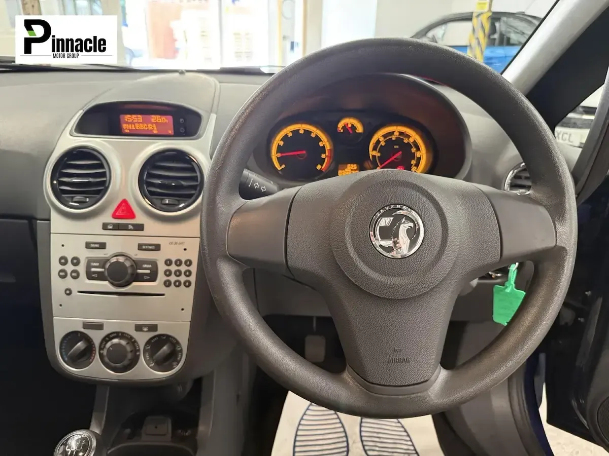 Used Vauxhall Corsa S 65 HP (47 kW) 2013 Blue Hatchback