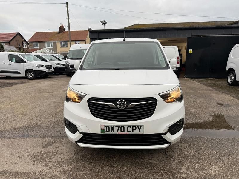 Used Vauxhall Combo Sportive 100 HP (73 kW) 2021 White Van